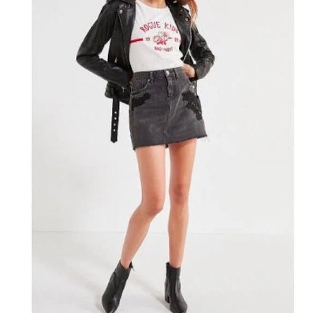 Urban Outfitters BDG - Black mini skirt - Sz 2 (or in jeans 25/26)